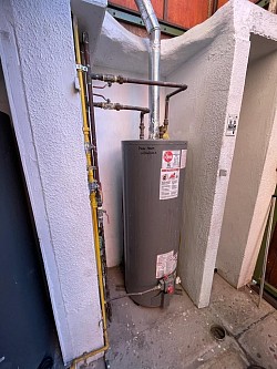 Mantención a Termos a Gas Rheem - Hotel Tatio
